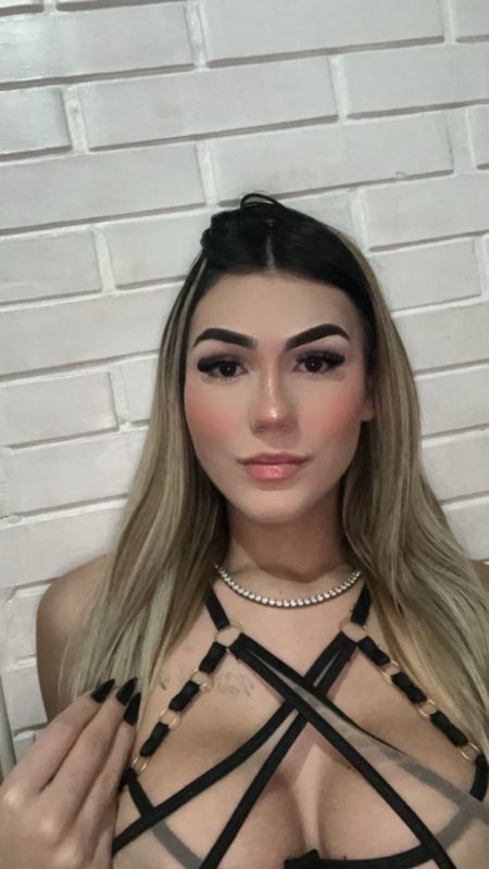 Chloe Rezende 9