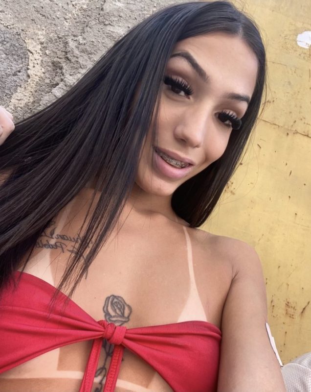 Agatha Ninfetinha 4