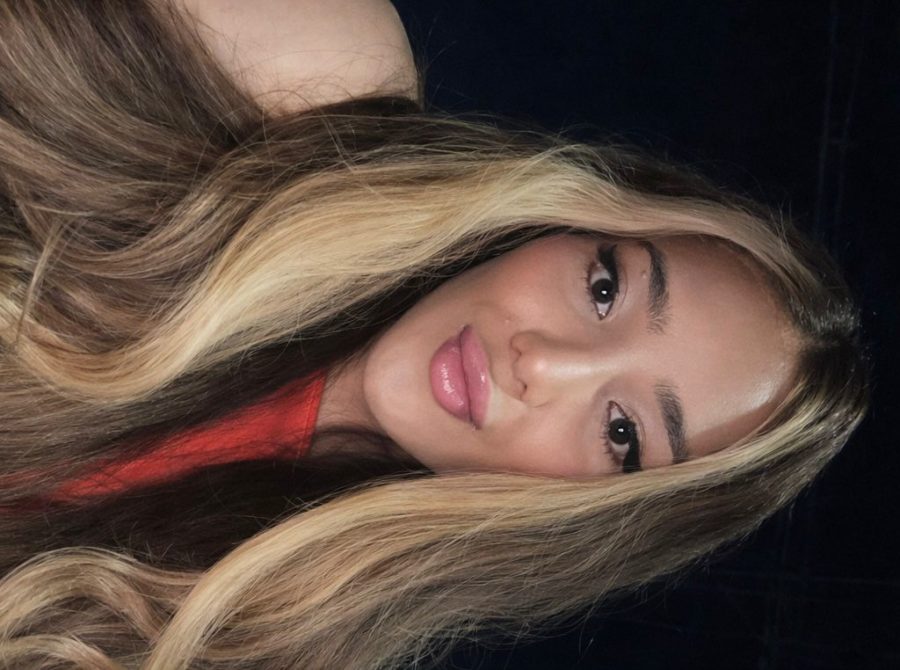 Laura XLL 2