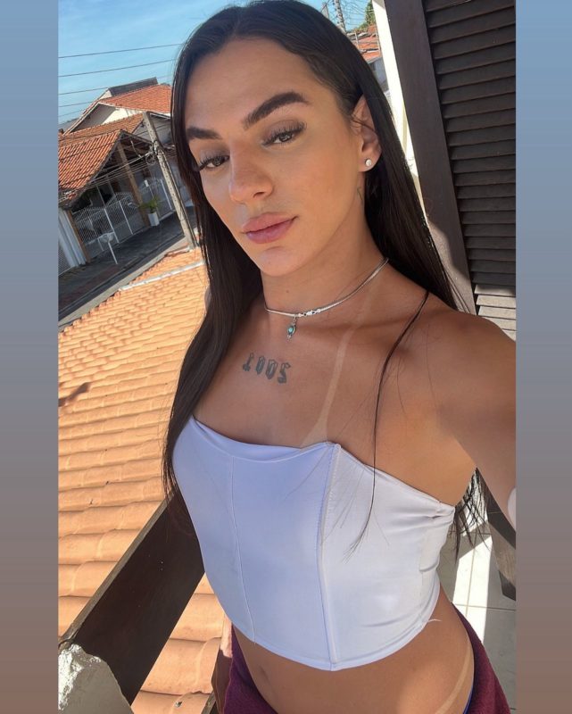 Alice Moura 25
