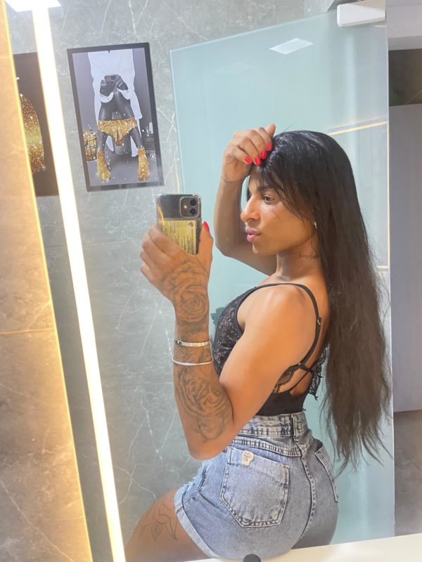 Kellynha 21