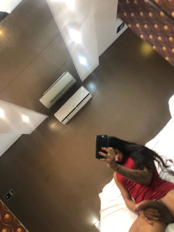 Kellynha 43