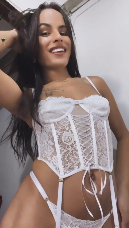 Isadora Moreira 16