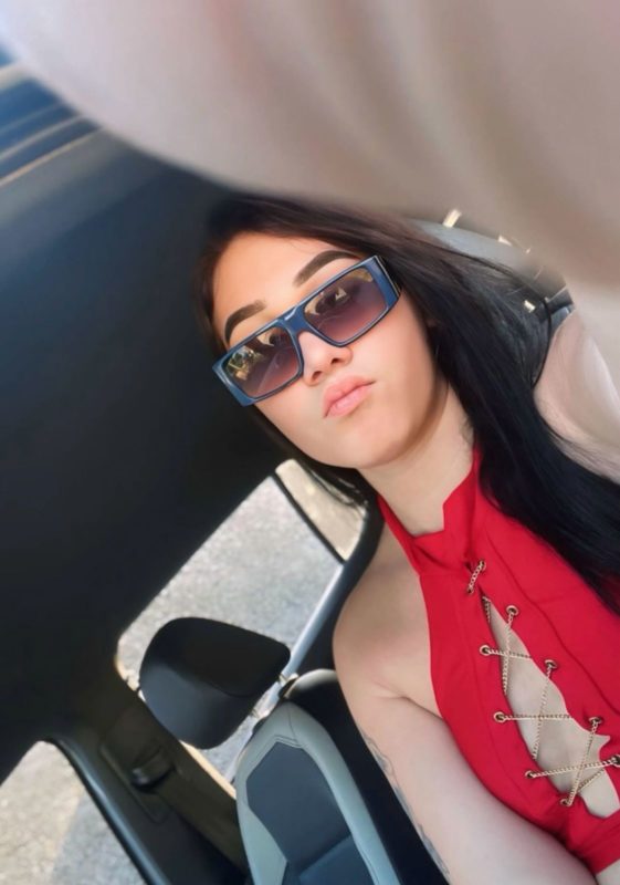 Julia Menina 4