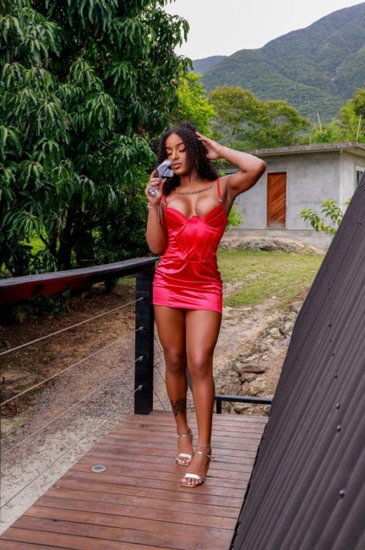 Nicole Moraes 5