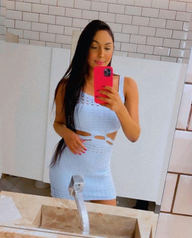 Isis Pereira 7