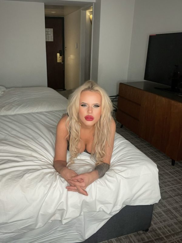 Melanie Jolie 36
