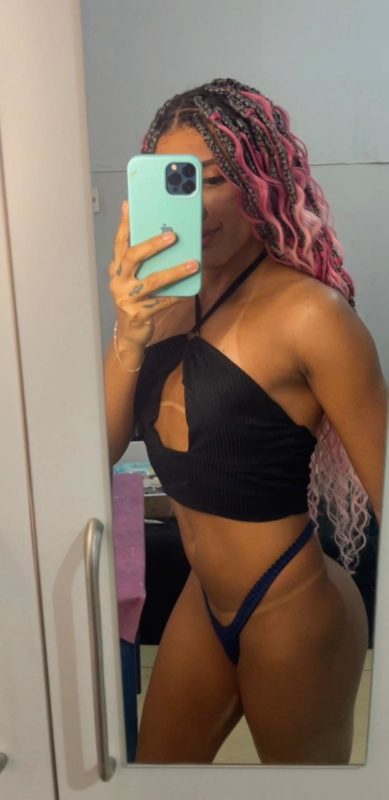 Ashley Oliveira 8