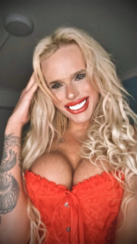 Melanie Jolie 22