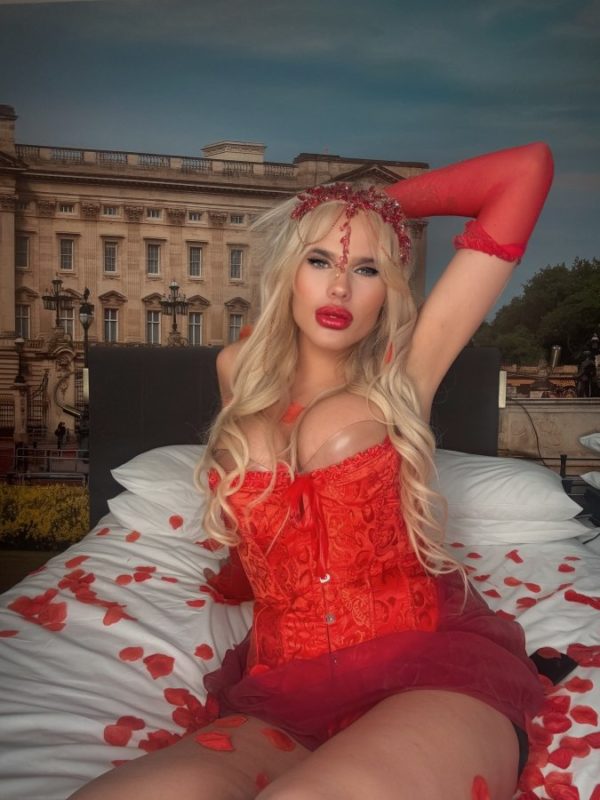 Melanie Jolie 21