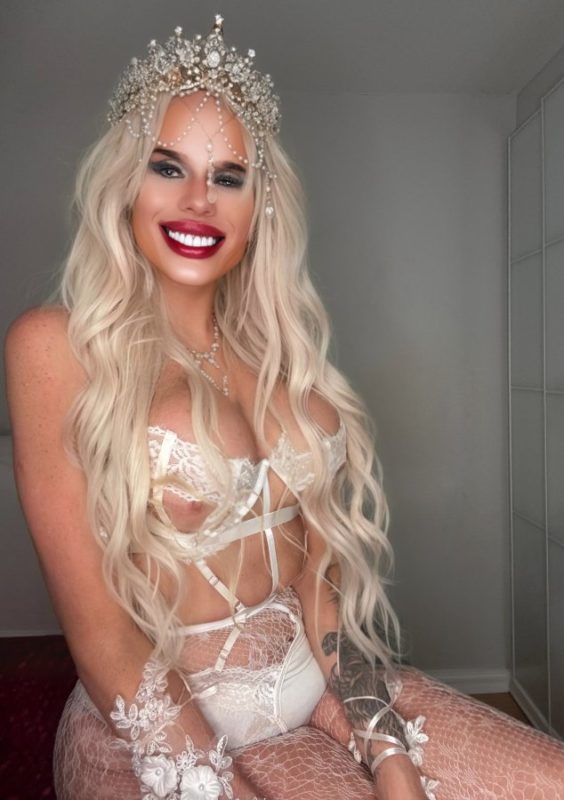 Melanie Jolie 11