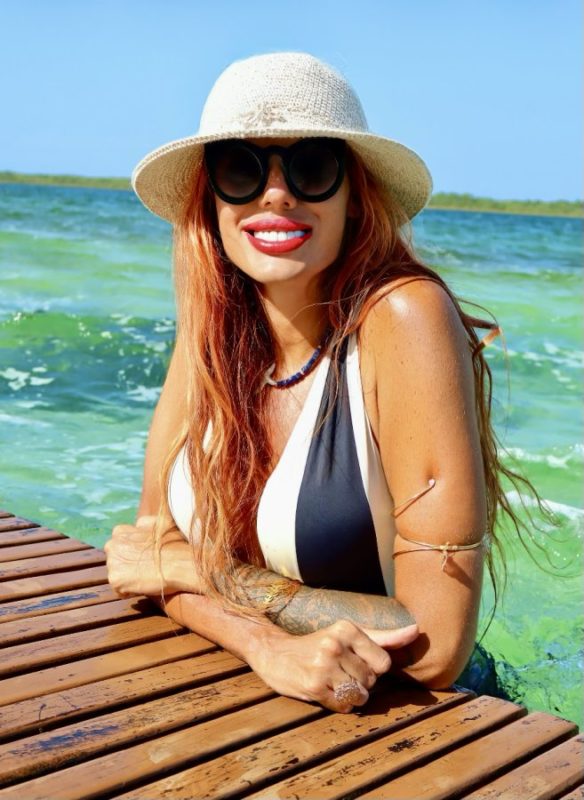 Melanie Jolie 36