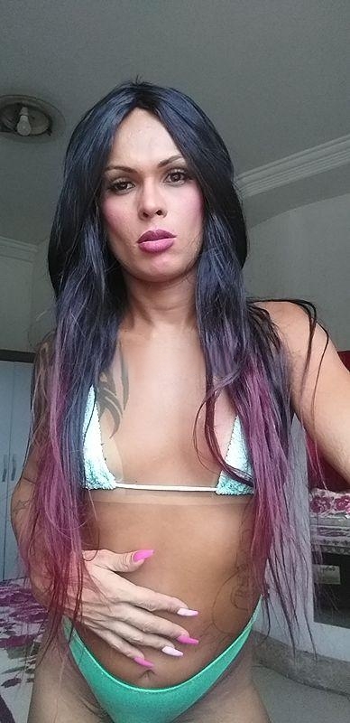 Bruninha Surfista 1