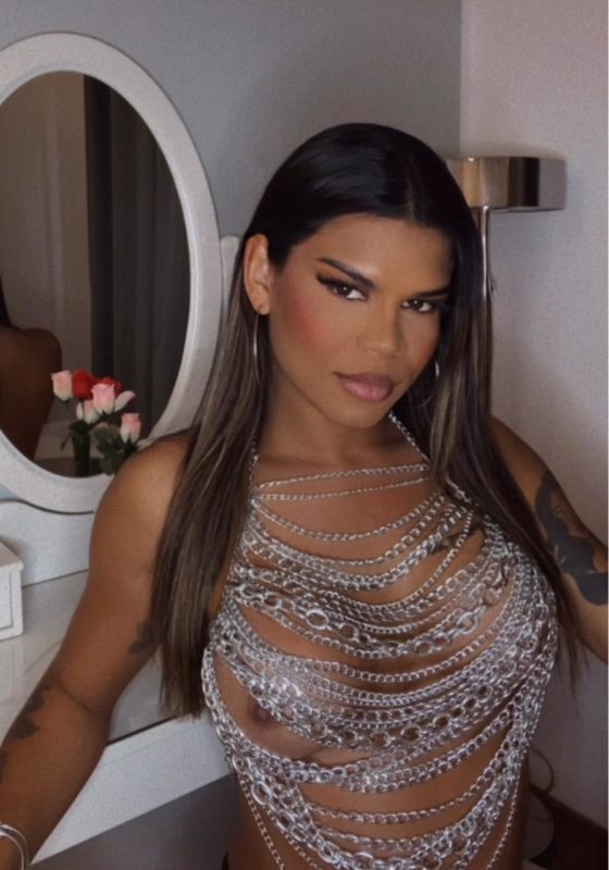 Esther Ribeiro 18
