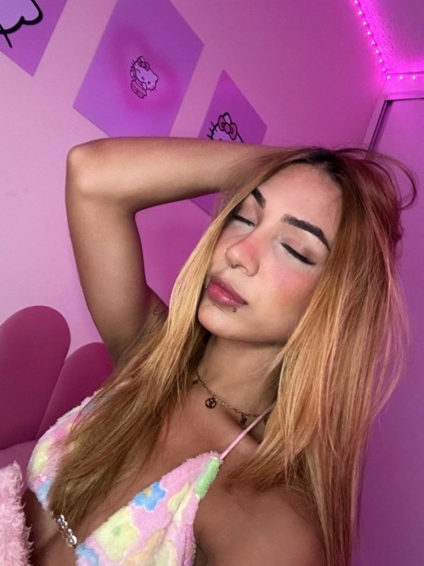 Yasmin Cartier 1