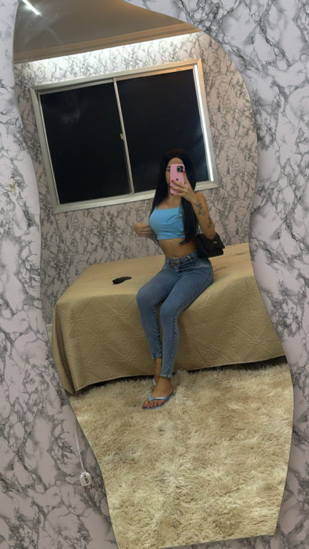 Larissa 8