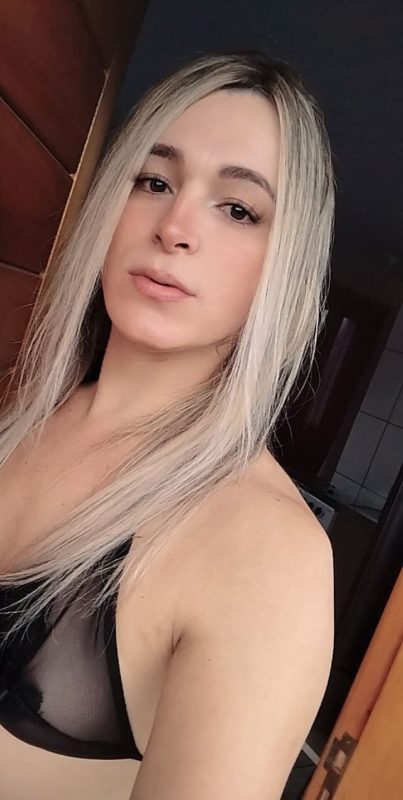 Nicolle Loira 37