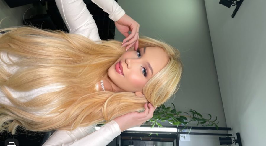 Nicole Almeida 26