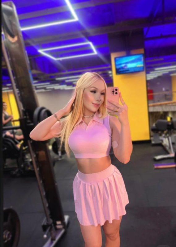 Nicole Almeida 75