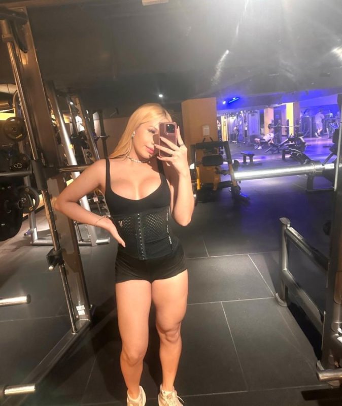 Nicole Almeida 66