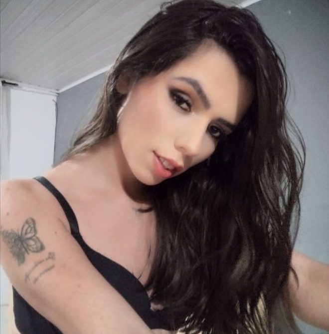 Kiara Hot