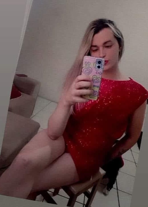 Nicolle Loira 35