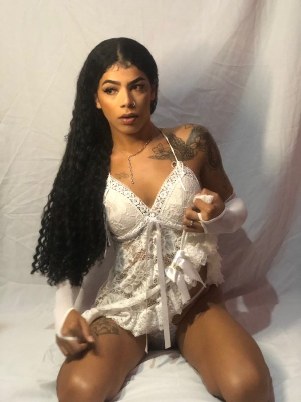 Laura Leal 11