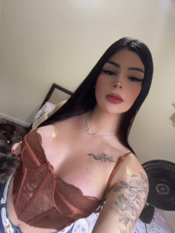 Laura Transex 12