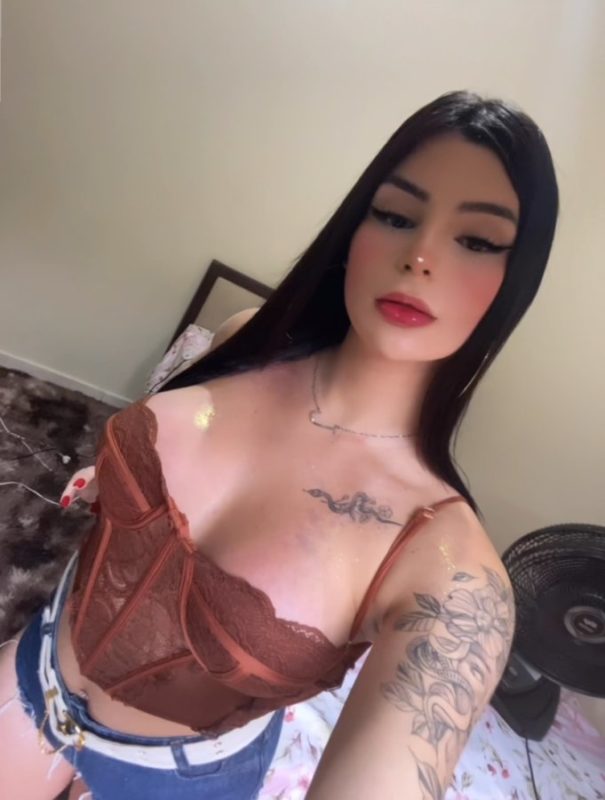 Laura Transex 9