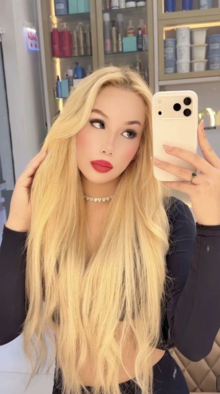 Nicole Almeida 13