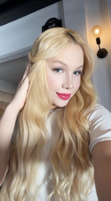 Nicole Almeida 15