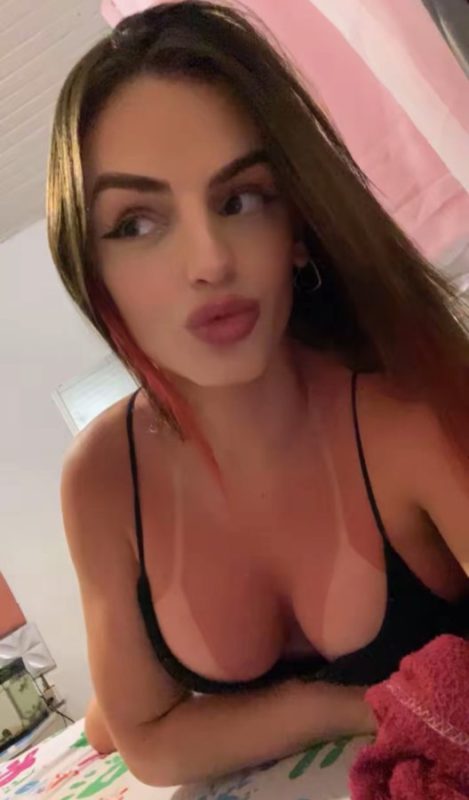 Thalia Dias 23