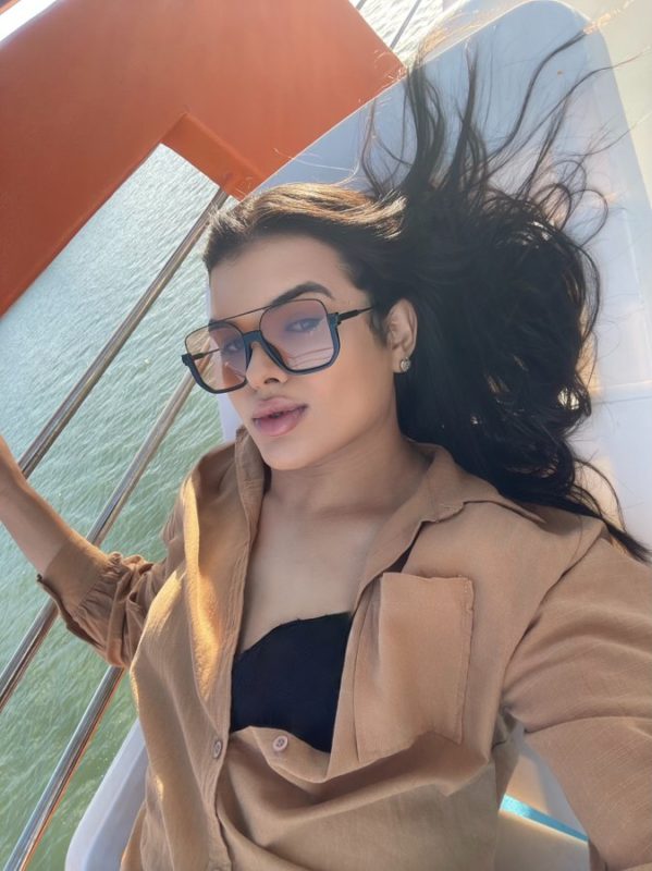 Aline Cruz 22