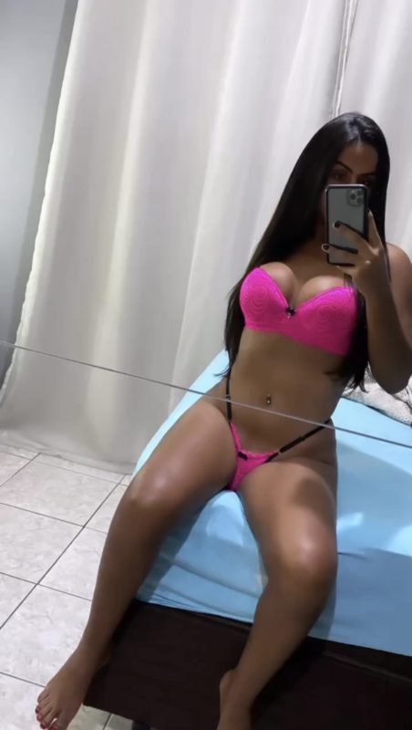 Melissa Ferreira 4