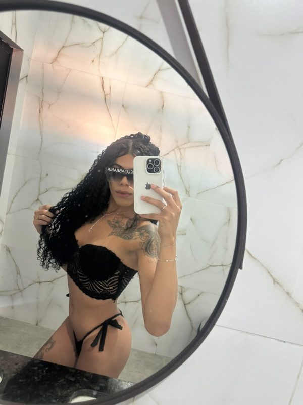 Laura Leal 6