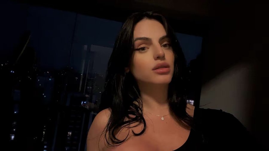 Thalia Dias 17