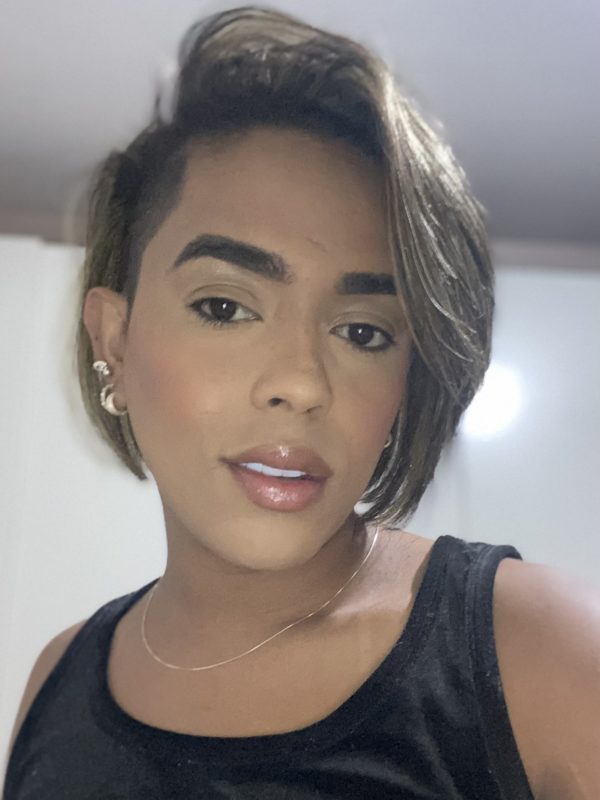 Lara Bueno 3