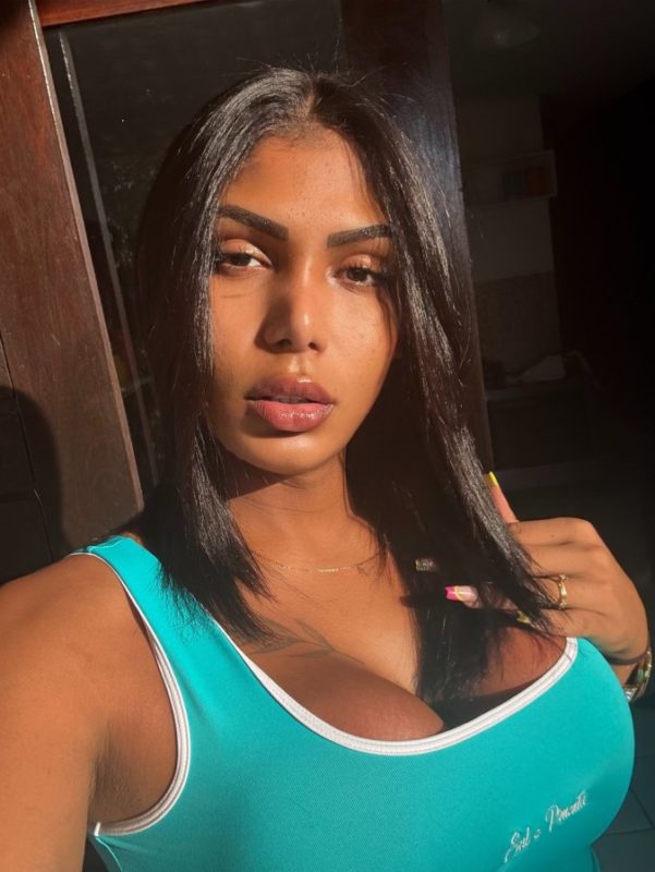 Larissa Sofia 74