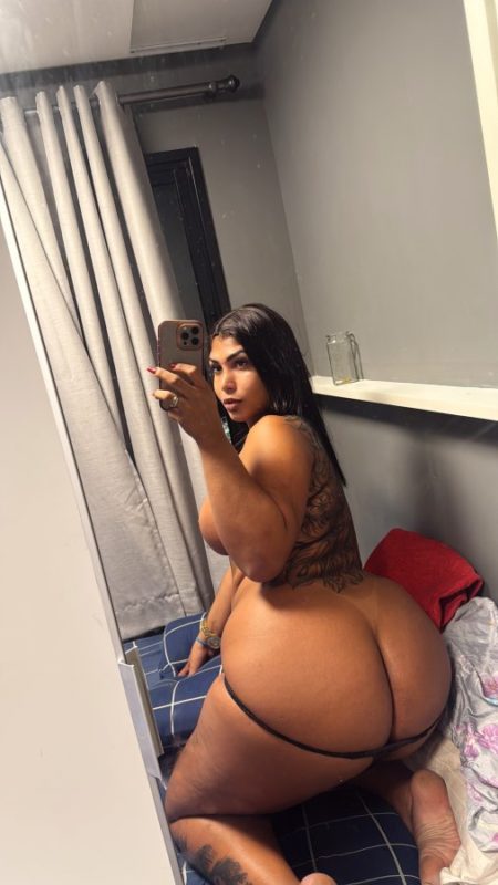 Larissa Sofia 102