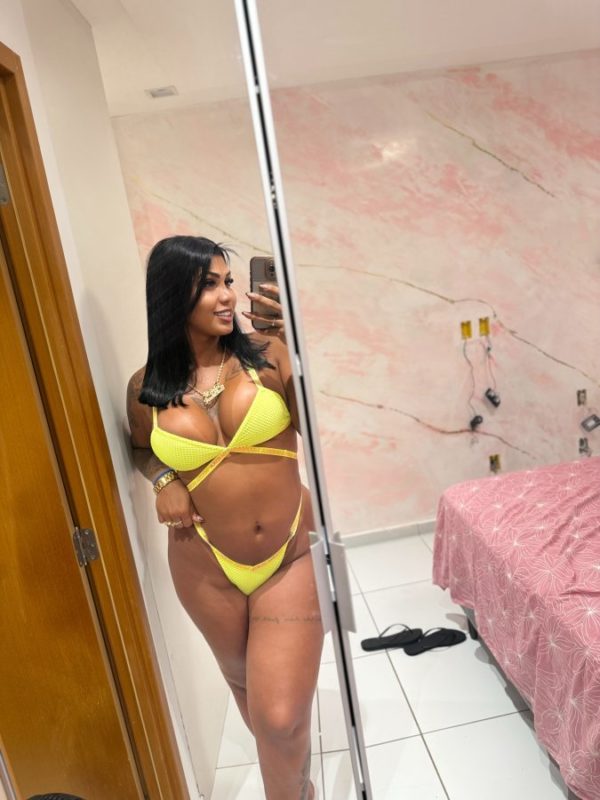 Larissa Sofia 72