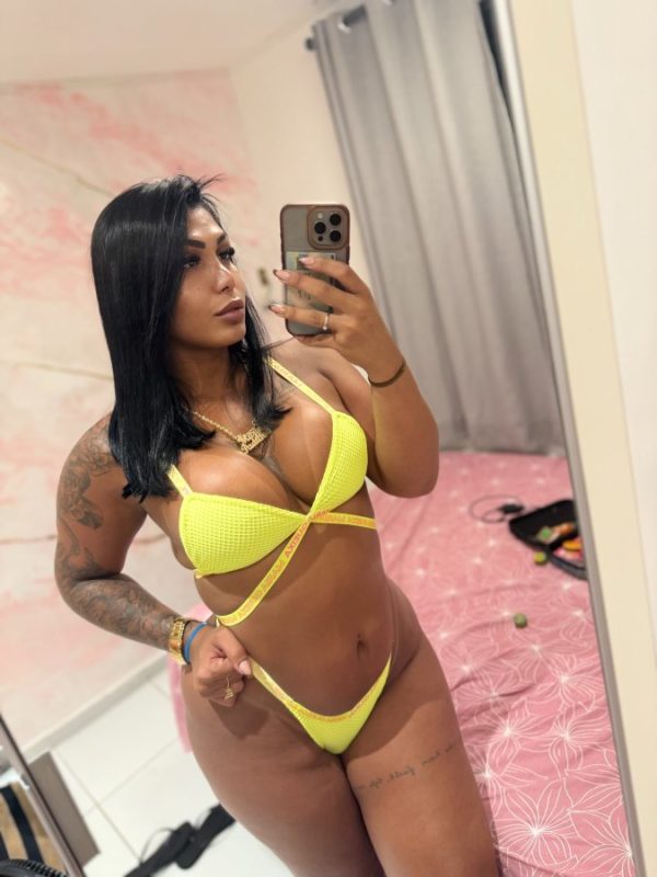 Larissa Sofia 104