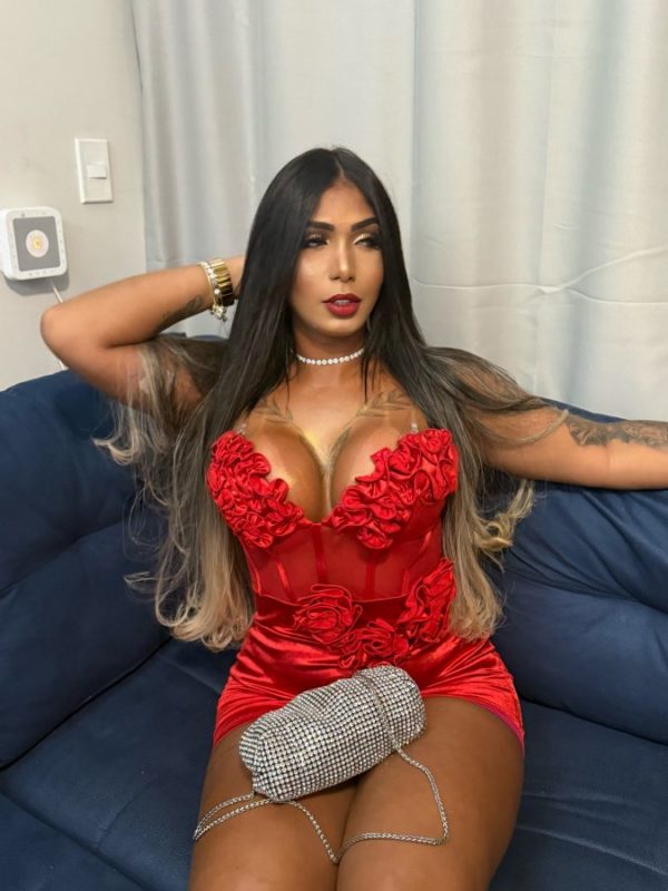 Larissa Sofia 71
