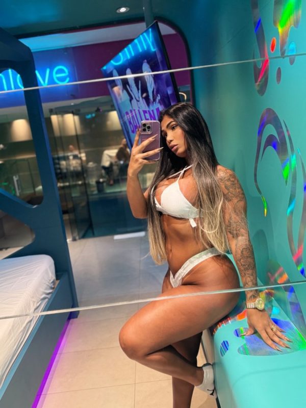 Larissa Sofia 69