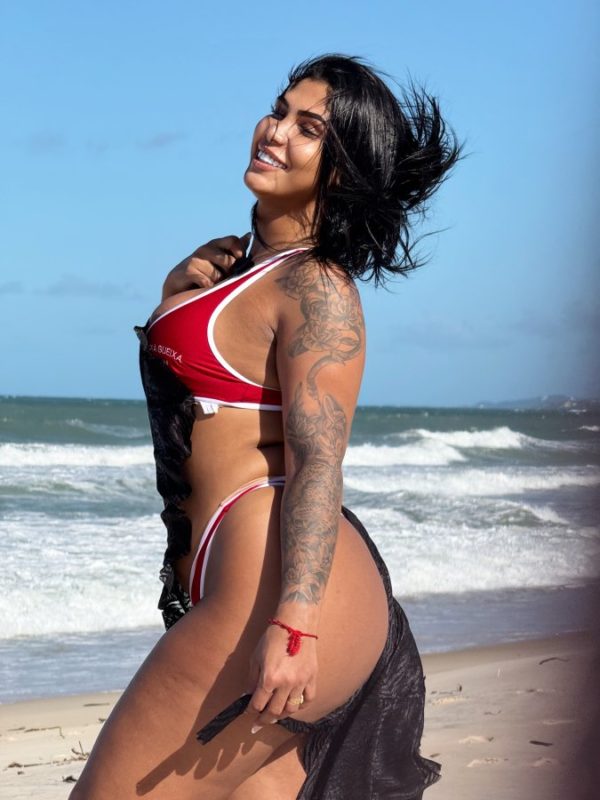 Larissa Sofia 65