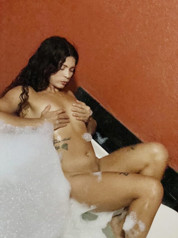 Gabriela Santos 15