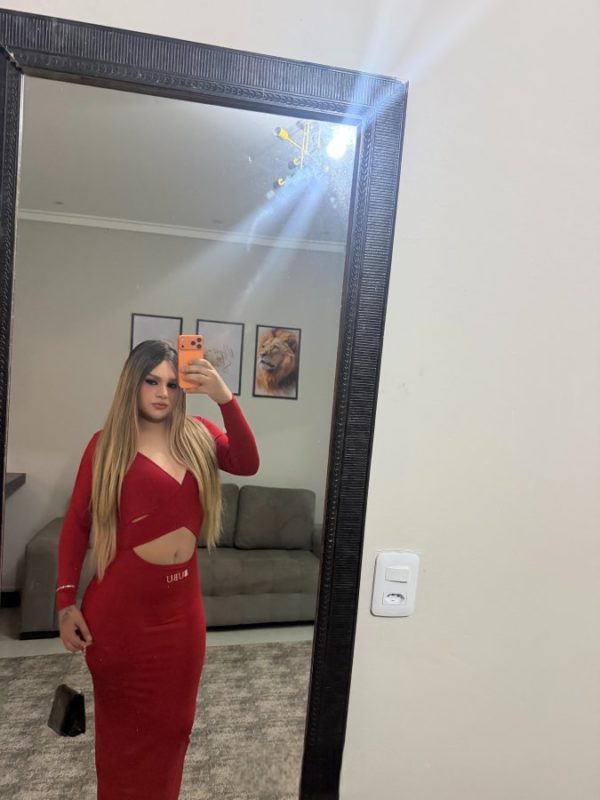 Victoria Oliveira 1