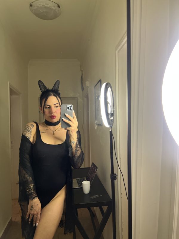 Kylie Lux 21