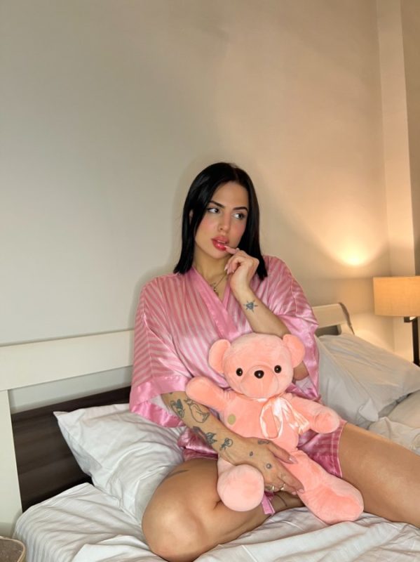 Kylie Lux 7