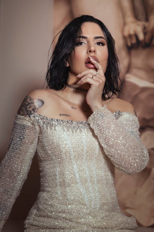 Kylie Lux 6