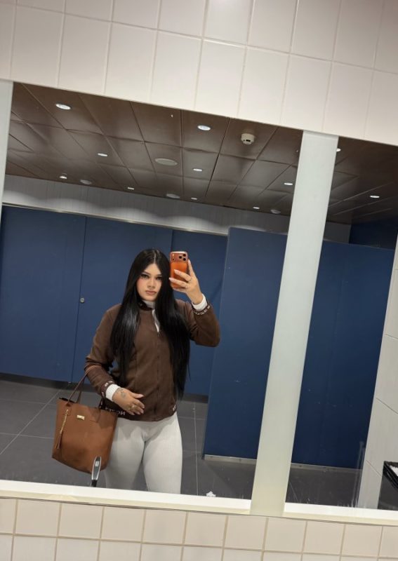 Victoria Oliveira 9